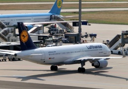 航空フォト：D-AIZS ルフトハンザドイツ航空 A320
