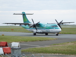 フリーの技術屋さんが、マン島空港で撮影したエア・リンガス・リージョナル ATR 42-300の航空フォト（飛行機 写真・画像）
