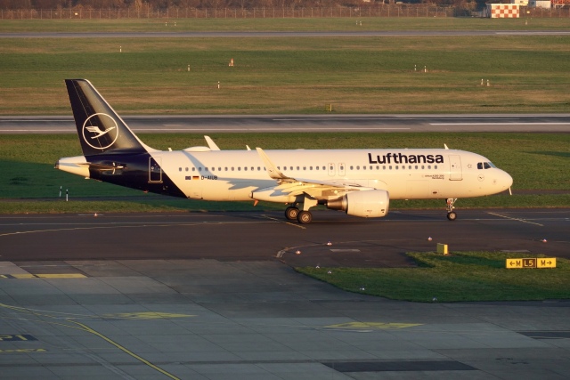 デュッセルドルフ国際空港 - Dusseldorf International Airport [DUS/EDDL]で撮影されたデュッセルドルフ国際空港 - Dusseldorf International Airport [DUS/EDDL]の航空機写真