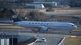 zero1さんが、成田国際空港で撮影したカーゴジェット・エアウェイズ 767-35E/ER(BCF)の航空フォト（飛行機 写真・画像）