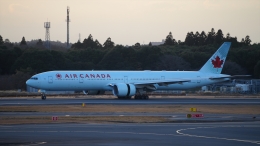 zero1さんが、成田国際空港で撮影したエア・カナダ 777-333/ERの航空フォト（飛行機 写真・画像）