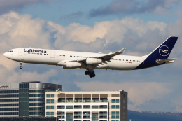 Henry Chowさんが、フランクフルト国際空港で撮影したルフトハンザドイツ航空 A340-313Xの航空フォト（飛行機 写真・画像）