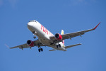 静岡空港の撮影スポット「だいだらぼっち広場」で撮影された飛行機の写真です。