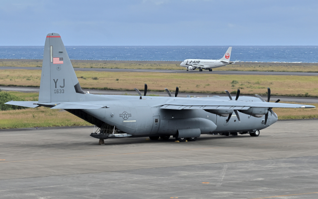 CL&CLさんが、奄美空港で撮影したアメリカ空軍 C-130J-30 Herculesの航空フォト（飛行機 写真・画像）