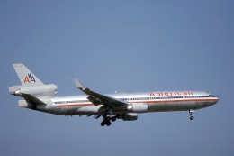 American Airlines MD-11 安全のしおり American Airlines MD-11 安全のしおり
