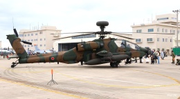 RINA-281さんが、那覇空港で撮影した陸上自衛隊 AH-64Dの航空フォト（飛行機 写真・画像）