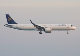 やまっちさんが、プーケット国際空港で撮影したエア・アスタナ A321-271NXの航空フォト（飛行機 写真・画像）