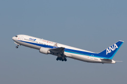senyoさんが、羽田空港で撮影した全日空 767-381の航空フォト（飛行機 写真・画像）