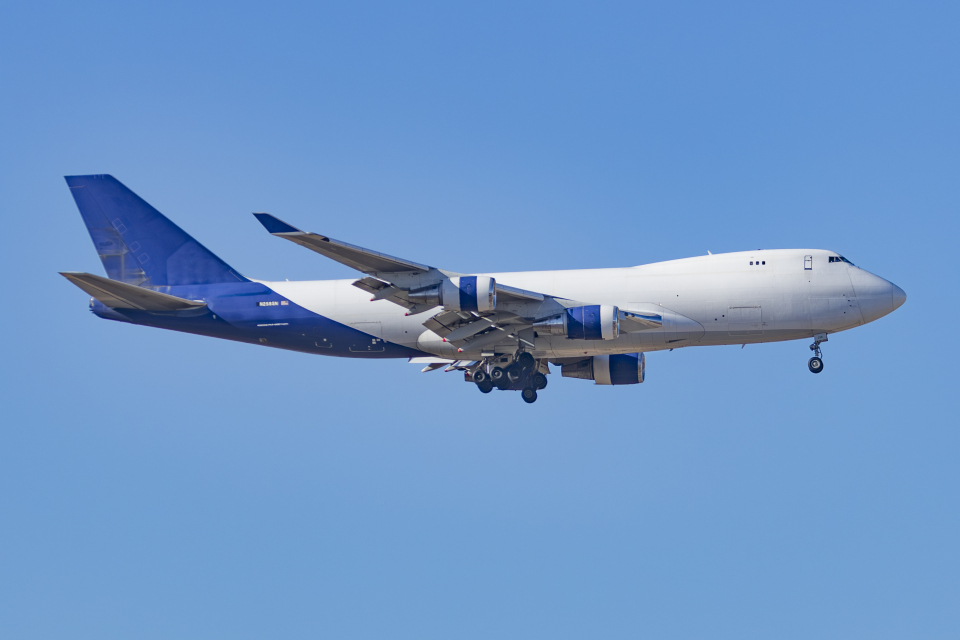 ウエスタン・グローバル・エアラインズ Boeing 747-400 N258SN