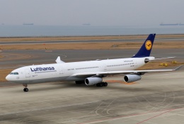 TA27さんが、中部国際空港で撮影したルフトハンザドイツ航空 A340-313Xの航空フォト（飛行機 写真・画像）