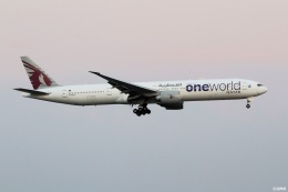OMAさんが、スワンナプーム国際空港で撮影したカタール航空 777-3DZ/ERの航空フォト（飛行機 写真・画像）