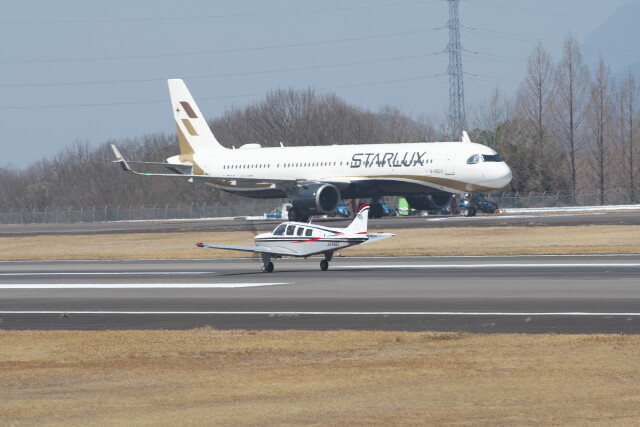 機体記号 : JA36BZ (ノエビア) 航空フォト(飛行機 写真・画像