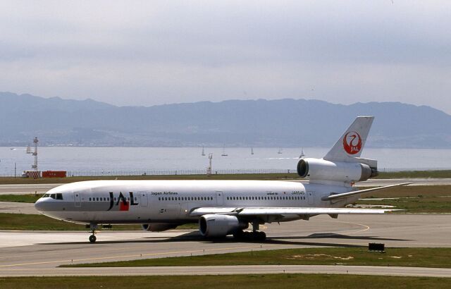 【希少】飛行機模　JAL 8101　鶴マーク　メタル台座付き Jalux Ja8941 Boeing 777-300 Jal Kobukuro Metal 1:500 Plane