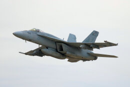 taikirikioさんが、岩国空港で撮影したアメリカ海軍 F/A-18E Super Hornetの航空フォト（飛行機 写真・画像）