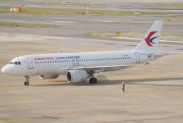 SFJ_capさんが、福岡空港で撮影した中国東方航空 A320-251Nの航空フォト（飛行機 写真・画像）