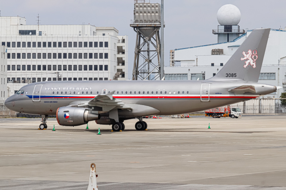 チェコ航空 Aviationtag A319-100 青色 チェコ航空 Aviationtag A319-100 青色 - メルカリ