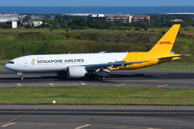 シンガポール航空 Aviationtag B777-200 Amazon | 飛行機 模型 完成品 1:200 シンガポール航空オープン