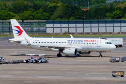 はなちゃんさんが、成田国際空港で撮影した中国東方航空 A320-251Nの航空フォト（飛行機 写真・画像）