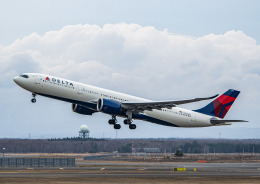 Cygnus00さんが、新千歳空港で撮影したデルタ航空 A330-941の航空フォト（飛行機 写真・画像）