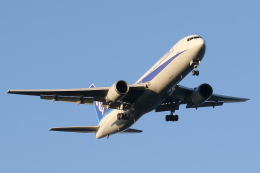 prius737さんが、羽田空港で撮影した全日空 767-381の航空フォト（飛行機 写真・画像）