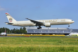 あおいそらさんが、成田国際空港で撮影したエティハド航空 777-3FX/ERの航空フォト（飛行機 写真・画像）