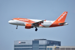 あおいそらさんが、フランクフルト国際空港で撮影したイージージェット・ヨーロッパ A319-111の航空フォト（飛行機 写真・画像）