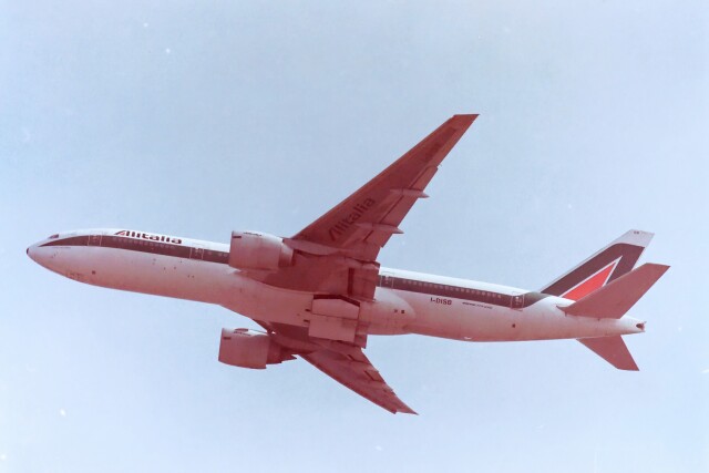 SKY500 1/500 B777-200ER アリタリア航空
