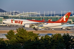 航空フォト：HL8212 ティーウェイ航空 A330-200