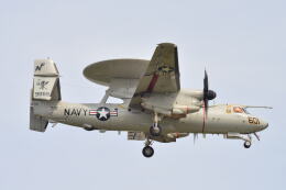 350JMさんが、厚木飛行場で撮影したアメリカ海軍 E-2D Advanced Hawkeyeの航空フォト（飛行機 写真・画像）