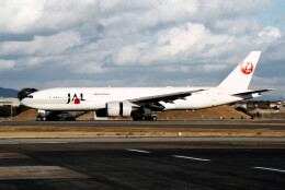 ハミングバードさんが、名古屋飛行場で撮影した日本航空 777-246/ERの航空フォト（飛行機 写真・画像）