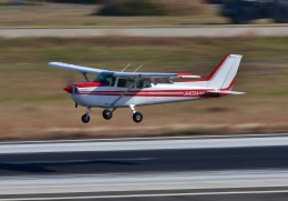 あさかわさんが、名古屋飛行場で撮影した日本個人所有 172P Skyhawk IIの航空フォト（飛行機 写真・画像）
