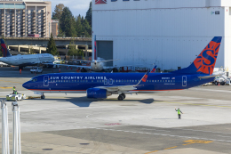 walker2000さんが、シアトル タコマ国際空港で撮影したサンカントリー・エアラインズ 737-8F2の航空フォト（飛行機 写真・画像）