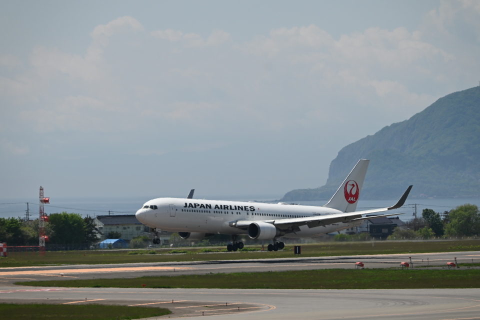 日本航空 Boeing 767-300 JA606J 函館空港 航空フォト | by 金魚