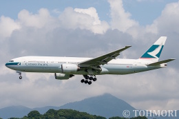 遠森一郎さんが、福岡空港で撮影したキャセイパシフィック航空 777-267の航空フォト（飛行機 写真・画像）