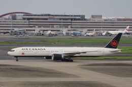 飛行機ゆうちゃんさんが、羽田空港で撮影したエア・カナダ 777-333/ERの航空フォト（飛行機 写真・画像）
