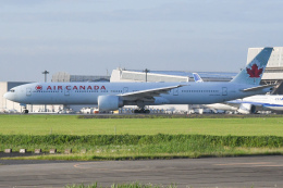 Timothyさんが、成田国際空港で撮影したエア・カナダ 777-333/ERの航空フォト（飛行機 写真・画像）