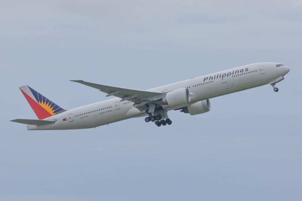 フィリピン航空Boeing777-300ER Aviation 400 777-300ER 中国国際航空 特別塗装「スター