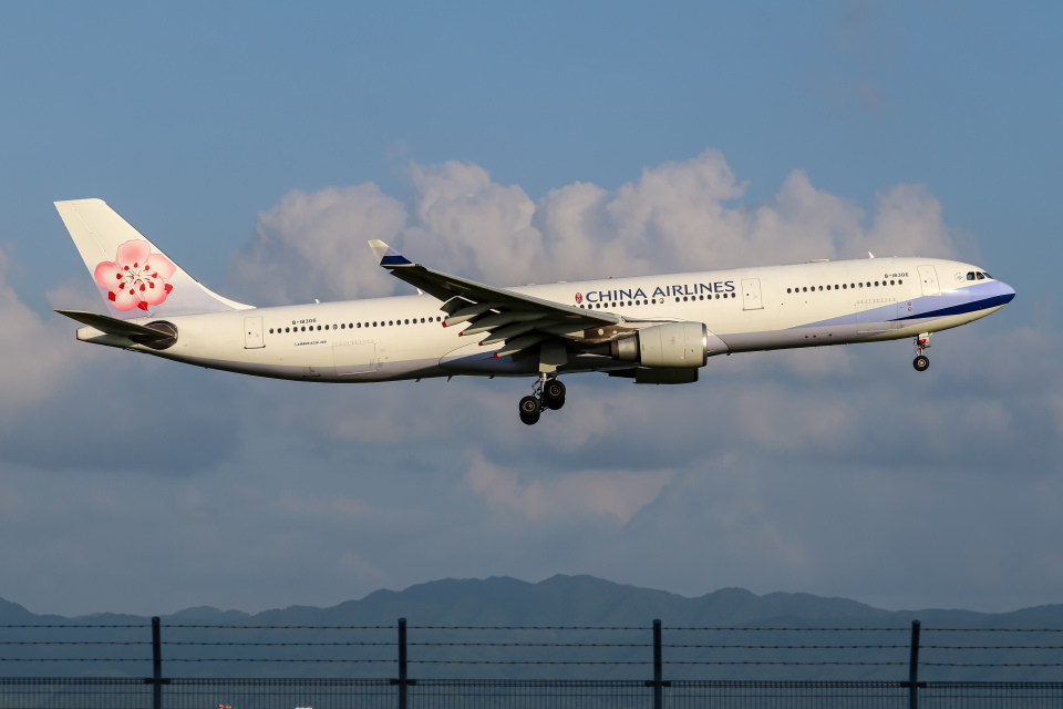 CHINA AIRLINES A330-300 雲門舞集 特別塗装 AV4061 Phoenix A330-300 チャイナ・エアライン（中華航空） 特別塗装