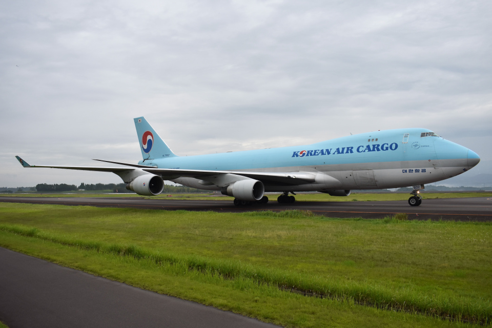 大韓航空 Boeing 747-400 HL7602 鹿児島空港 航空フォト | by H