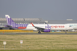 航空フォト：B-LED 香港エクスプレス A321