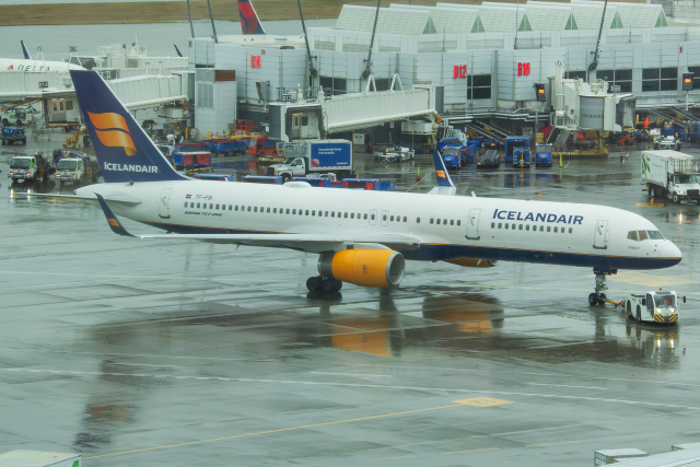 アイスランド航空 機材一覧 運用中 ボーイング757-200 | FlyTeam