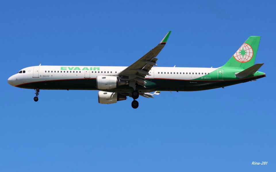 エバー航空 Airbus A321 B-16222 小松空港 航空フォト | by RINA