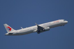 rokko2000さんが、関西国際空港で撮影した中国東方航空 A321-251NXの航空フォト（飛行機 写真・画像）