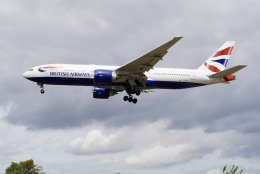 NIKEさんが、ロンドン・ヒースロー空港で撮影したブリティッシュ・エアウェイズ 777-236/ERの航空フォト（飛行機 写真・画像）