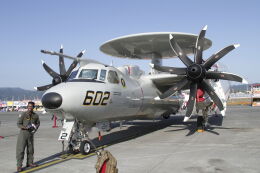mocohide☆さんが、岩国空港で撮影したアメリカ海軍 E-2D Advanced Hawkeyeの航空フォト（飛行機 写真・画像）