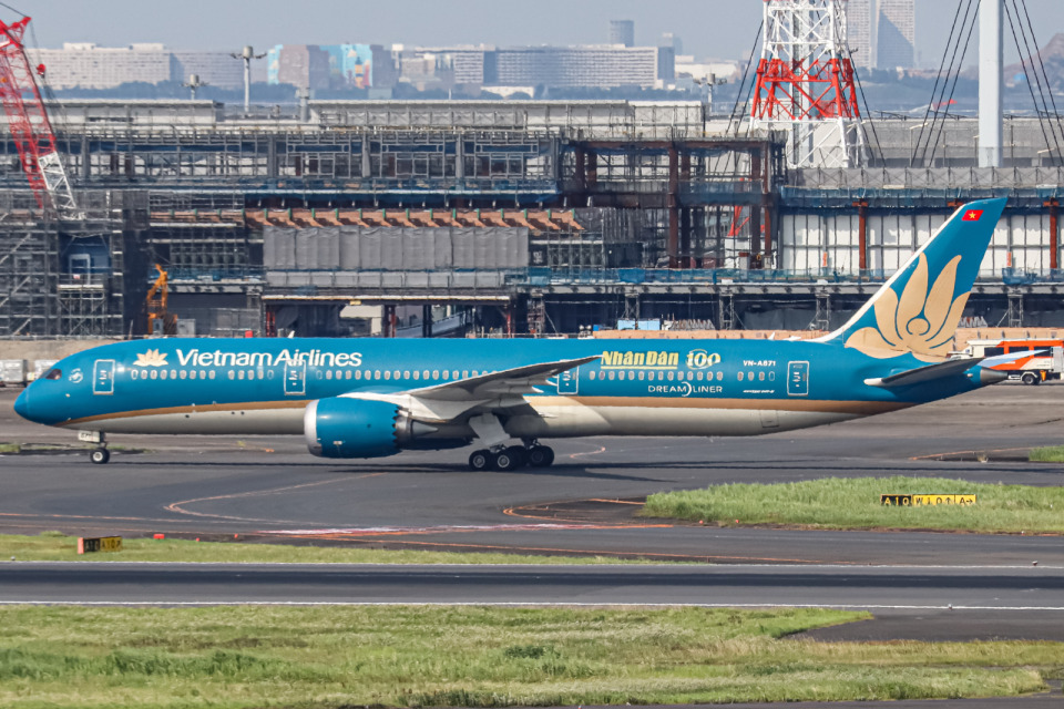パンナム旅客機 AＴ R42-200 ✈︎ 2024.09.06 All Nippon Airways Boeing 777-381 JA752A