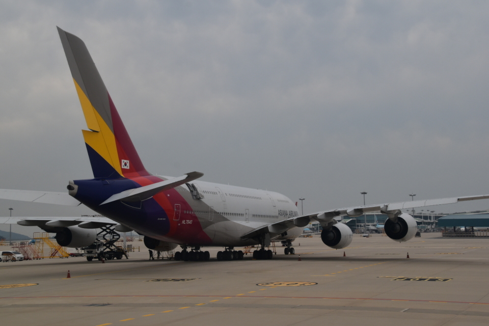 アシアナ航空 Airbus A380 HL7640 仁川国際空港 航空フォト | by