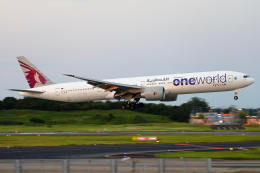カタール航空 ONE WORLD 777- カタール航空 Boeing 777-300 A7-BAG 成田国際空港 航空フォト