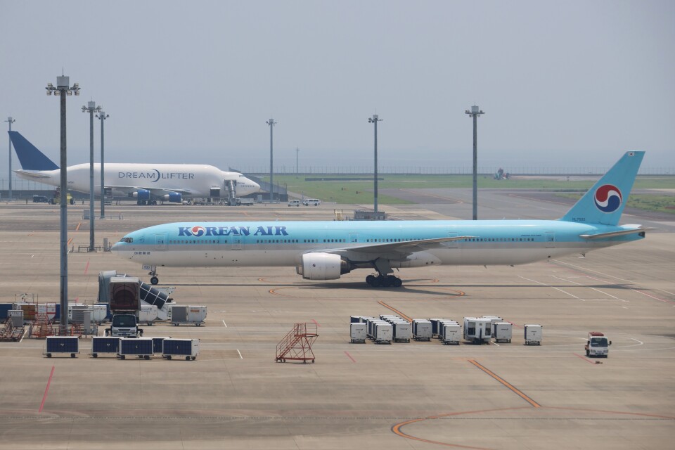 大韓航空 Boeing 777-300 HL7533 中部国際空港 航空フォト | by