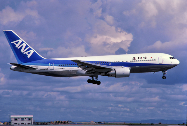 機体記号 : JA8480 (ANA) 羽田空港 航空フォト(飛行機 写真